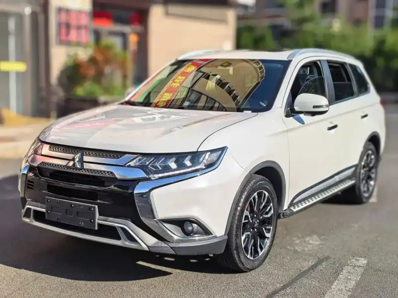 Mitsubishi Outlander, 2020