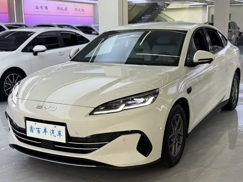 BYD 06, 2025