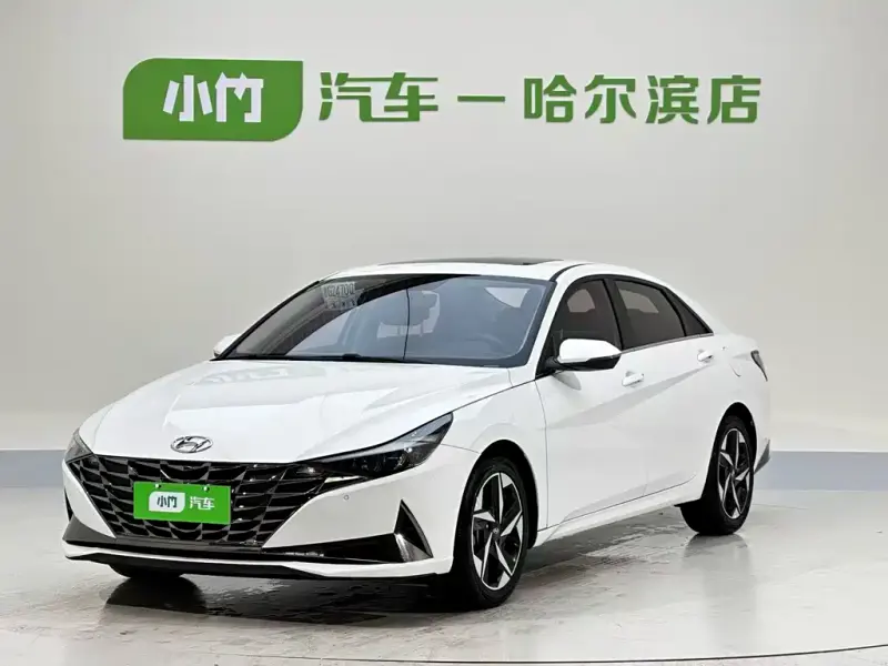 Hyundai Elantra, 2022