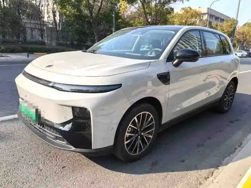 Leapmotor B10, 2025
