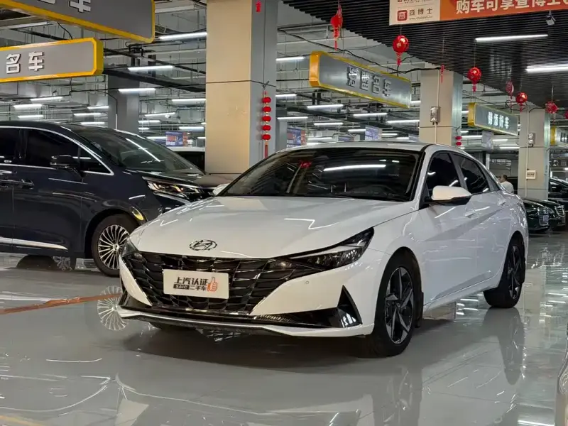 Hyundai Elantra, 2022