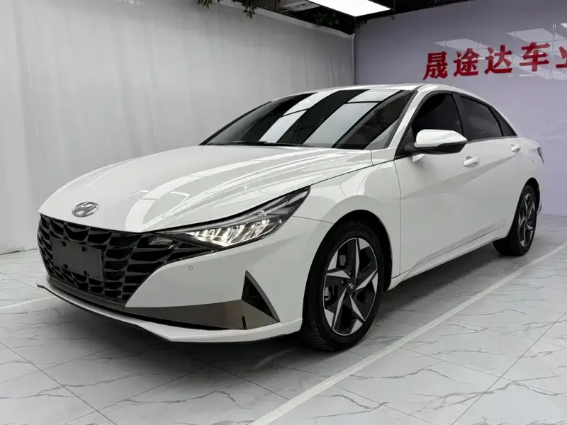Hyundai Elantra, 2022