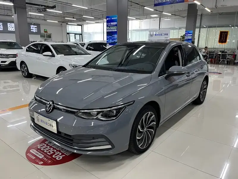 Volkswagen Golf, 2022