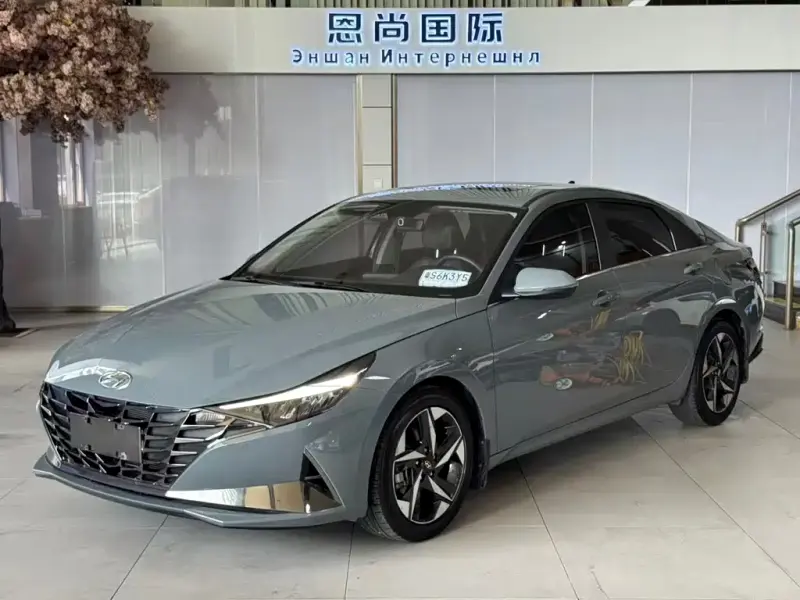 Hyundai Elantra, 2022