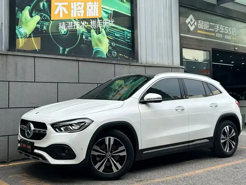 Mercedes-Benz GLA, 2022