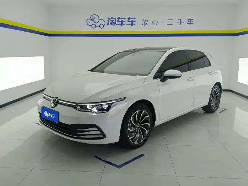 Volkswagen Golf, 2024