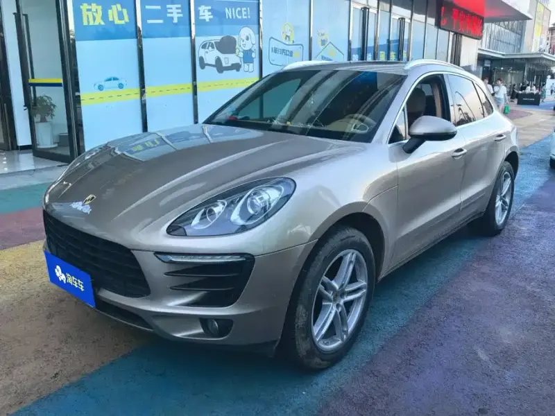 Porsche Macan, 2015