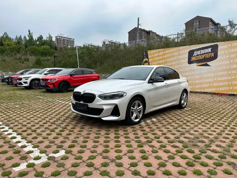 BMW 1 Series, 2022