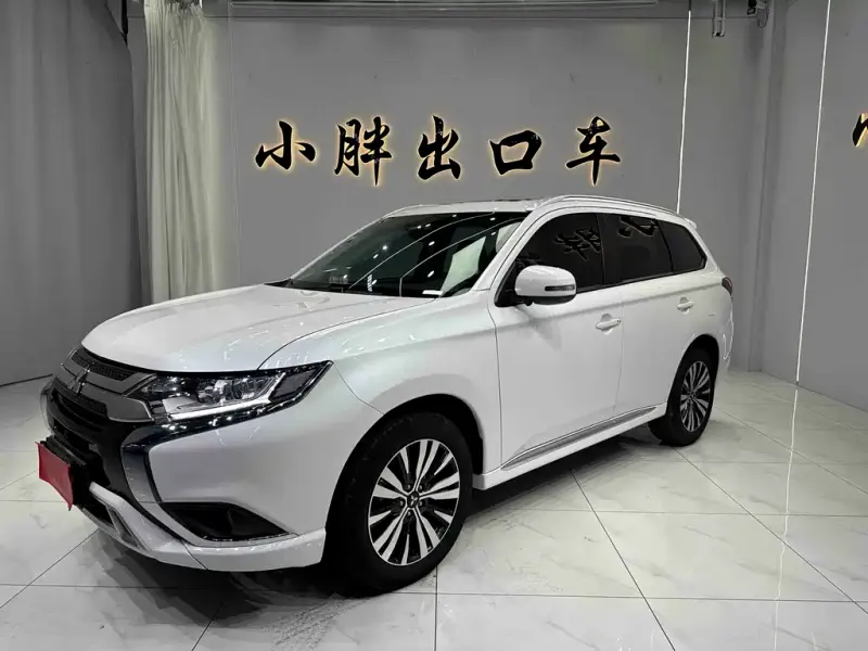 Mitsubishi Outlander, 2023