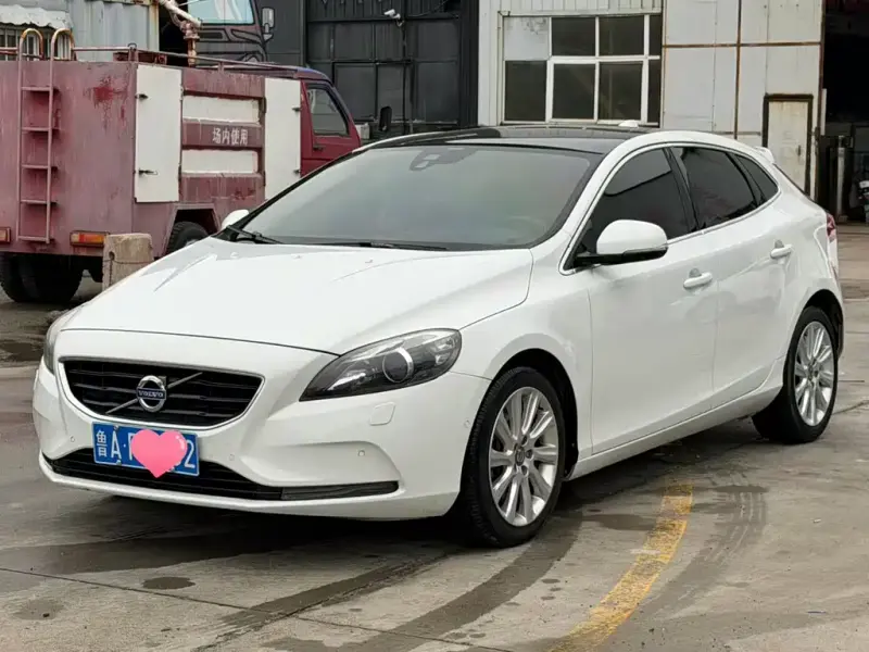 Volvo V40, 2013