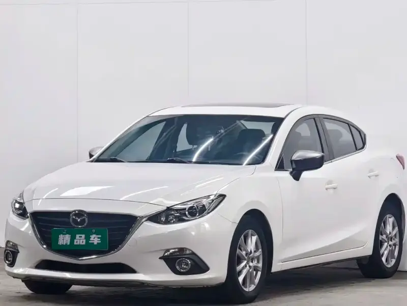 Mazda 3 Axela, 2015