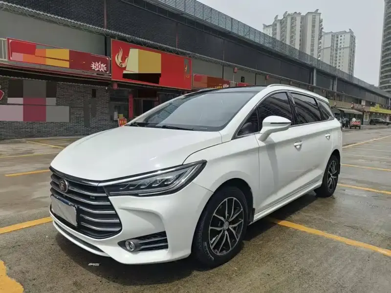 BYD MAX, 2018