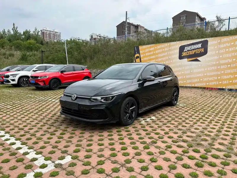 Volkswagen Golf, 2022