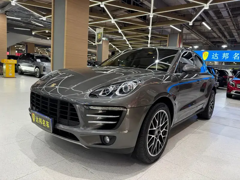 Porsche Macan, 2015