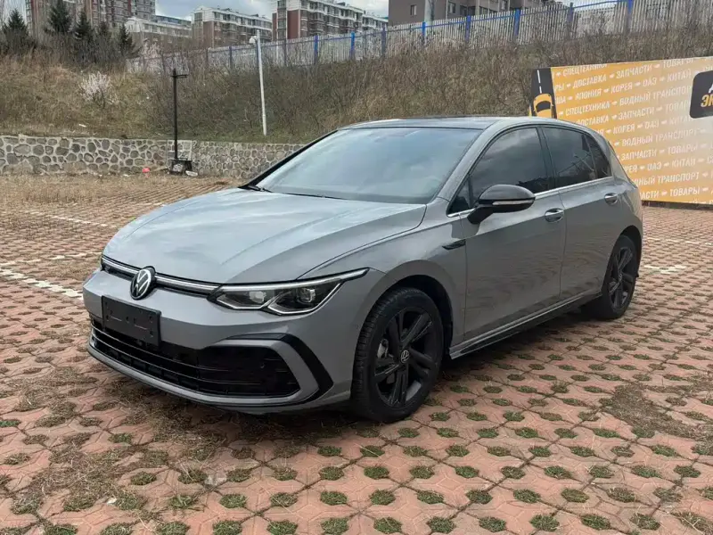 Volkswagen Golf, 2023
