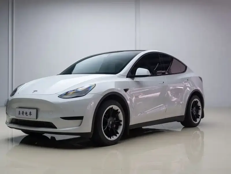 Tesla Model Y, 2023