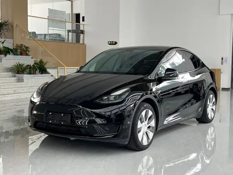 Tesla Model Y, 2023