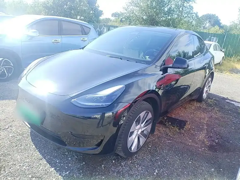Tesla Model Y, 2023