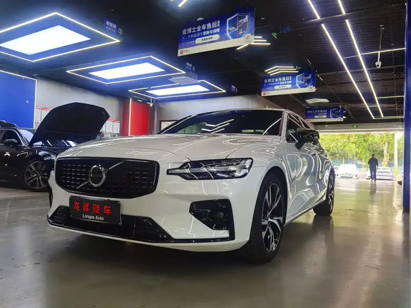 Volvo S60, 2025