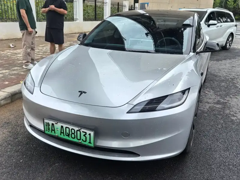 Tesla Model 3, 2024