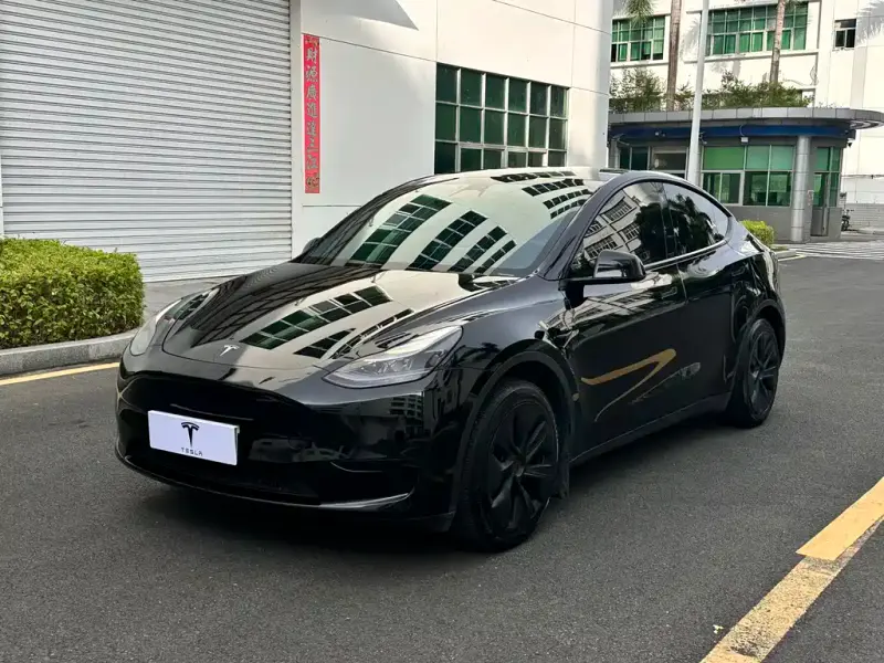 Tesla Model Y, 2023