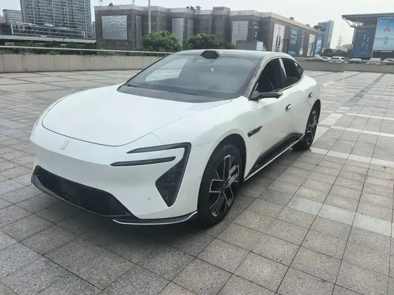 Avatr 06, 2025