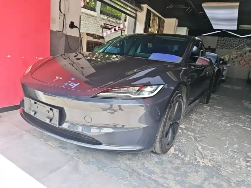 Tesla Model 3, 2025