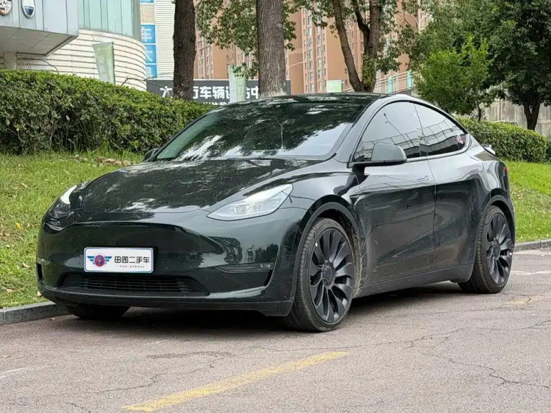 Tesla Model Y, 2023