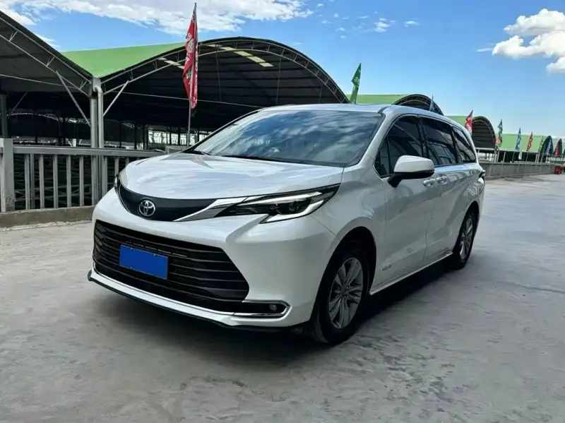 Toyota Sienna, 2024