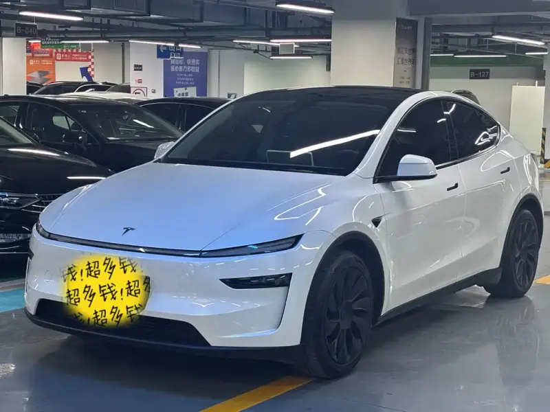 Tesla Model Y, 2025