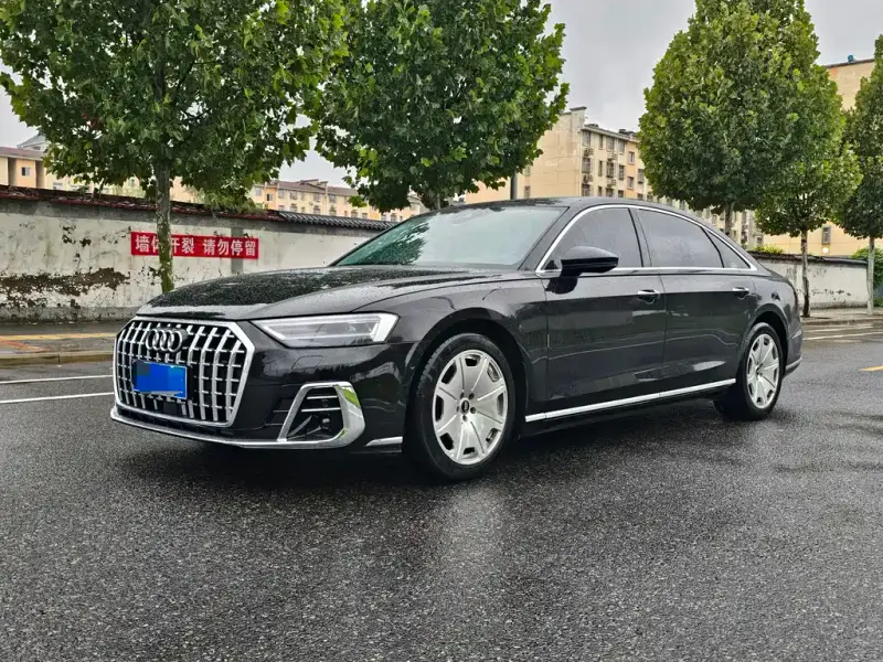 Audi A8, 2022