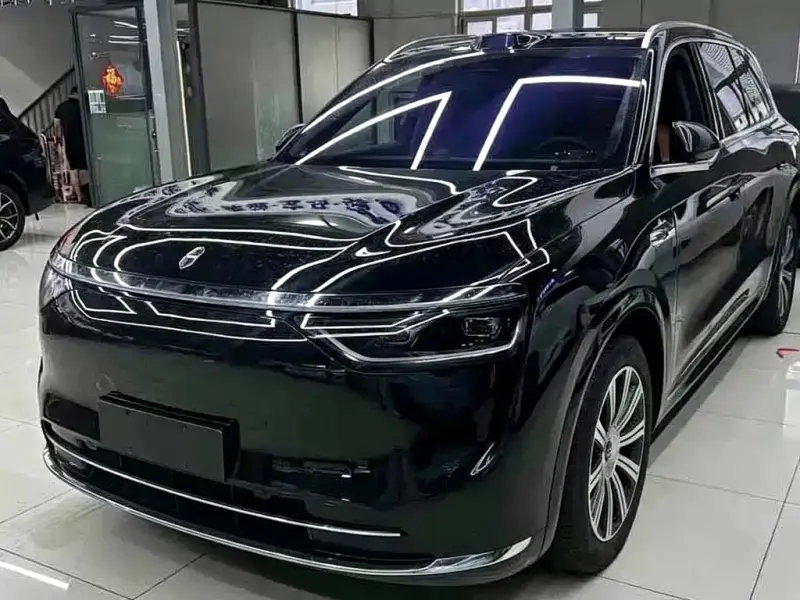 AITO M8, 2025