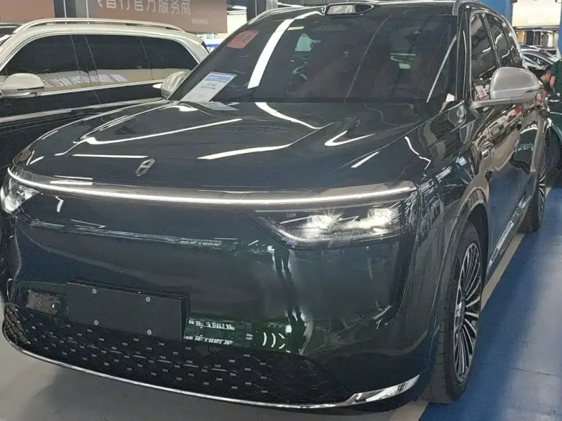 AITO M8, 2025