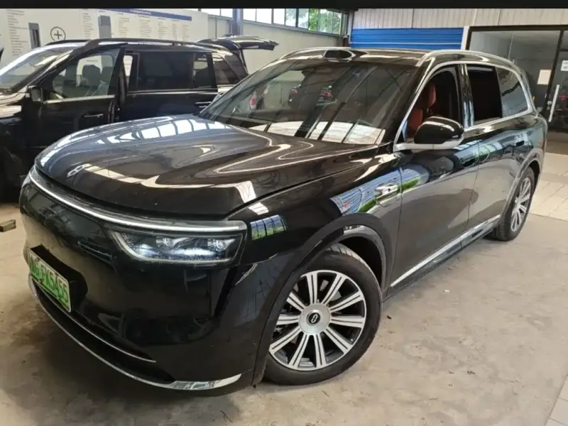 AITO M8, 2025