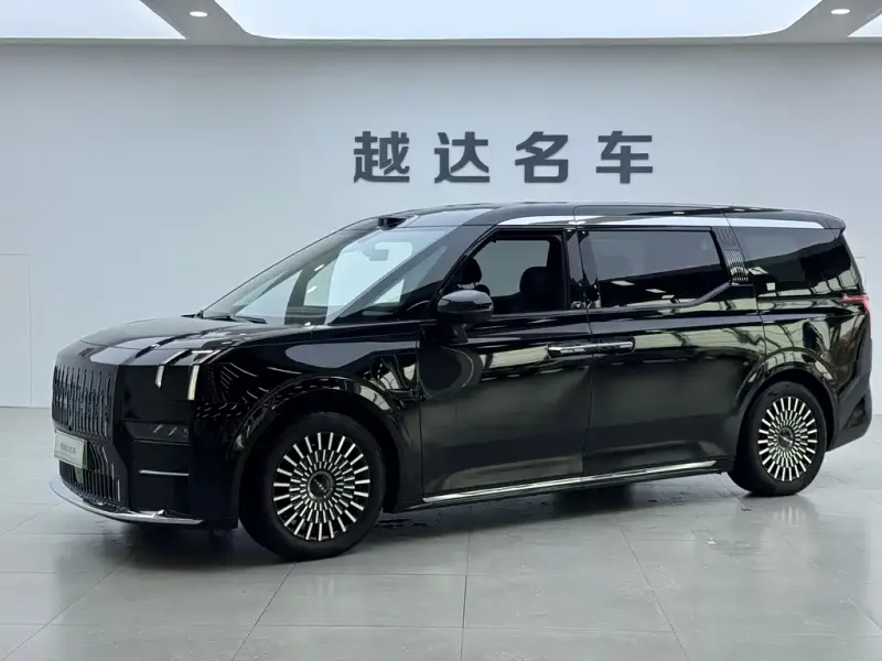 Zeekr 009, 2025