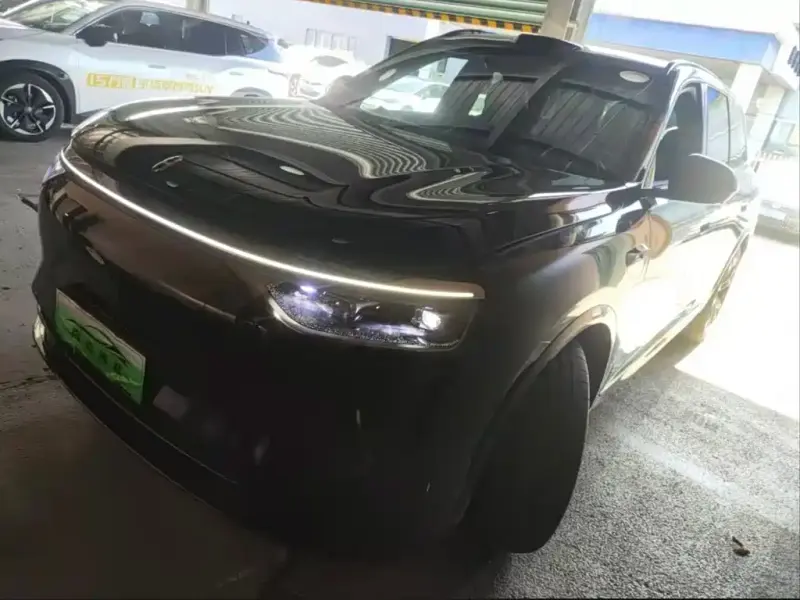 AITO M8, 2025