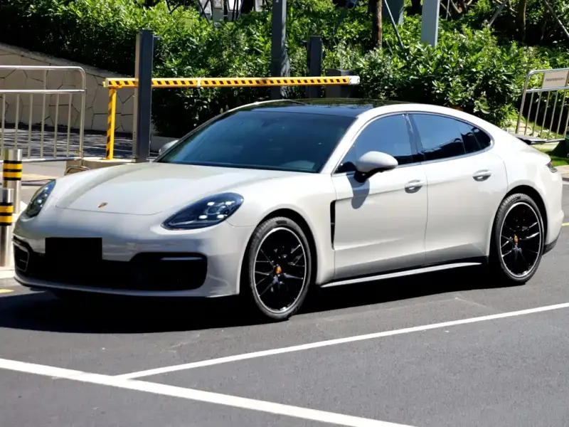 Porsche Panamera, 2022