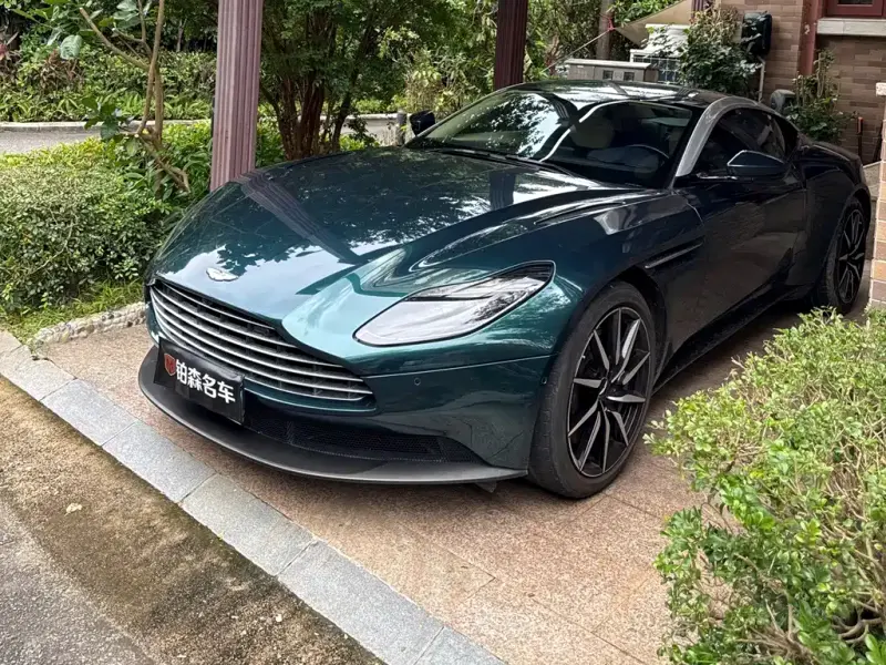 Aston Martin DB11, 2020