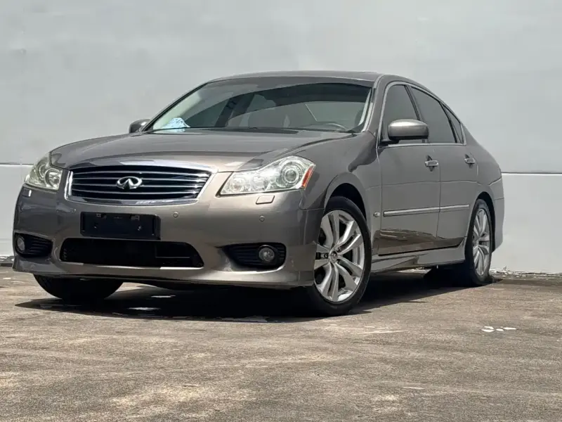 Infiniti M, 2009