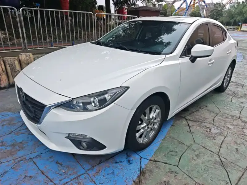 Mazda 3 Axela, 2015