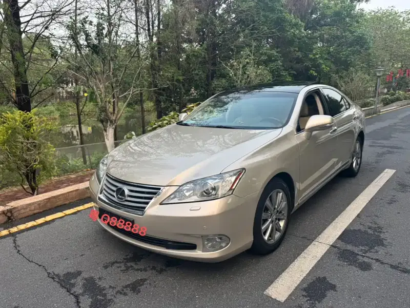 Lexus ES, 2011