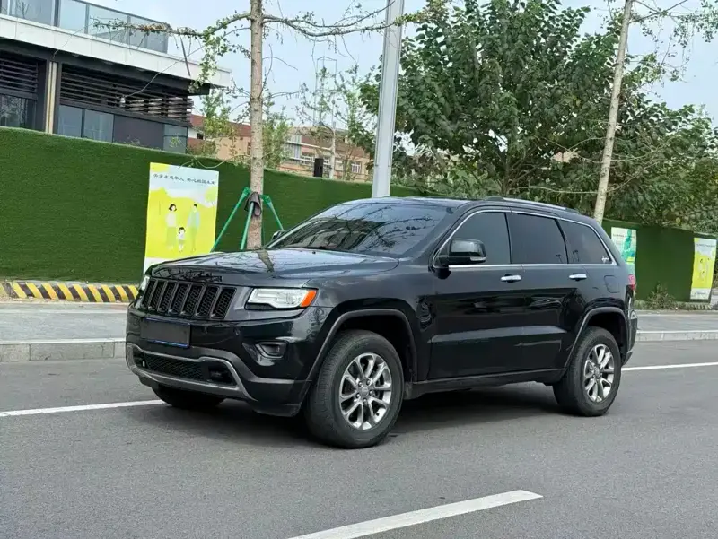 Jeep Grand Cherokee (Import), 2013
