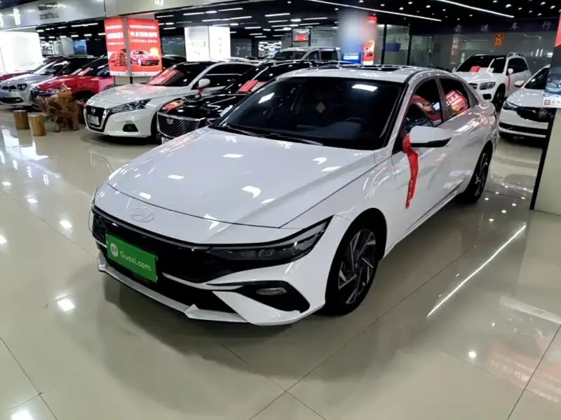 Hyundai Elantra, 2023