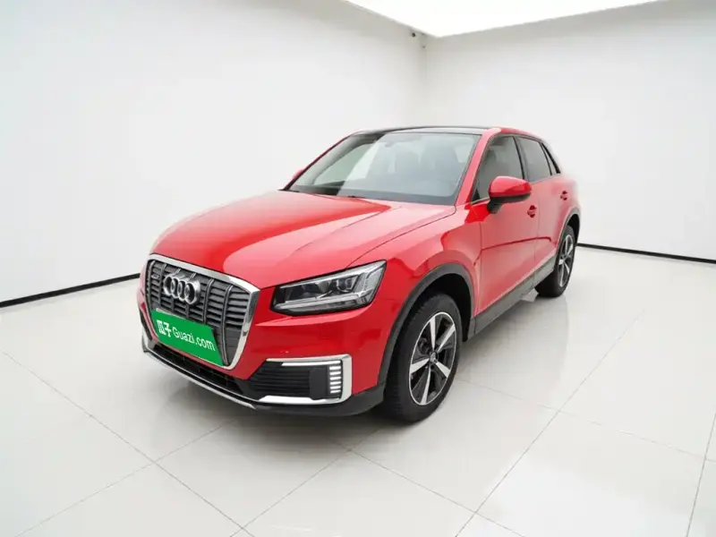 Audi Q2L e-tron, 2020