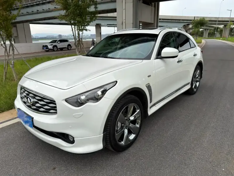 Infiniti FX, 2012