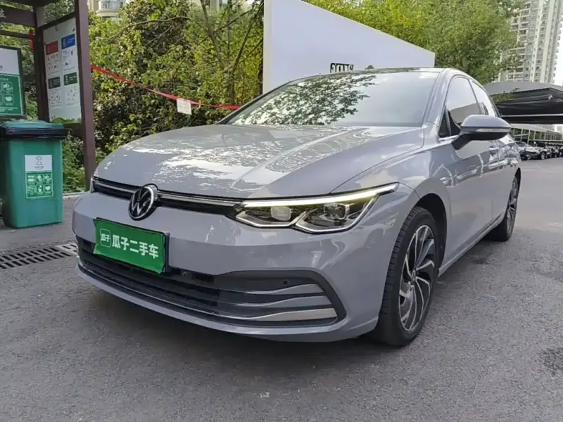 Volkswagen Golf, 2022