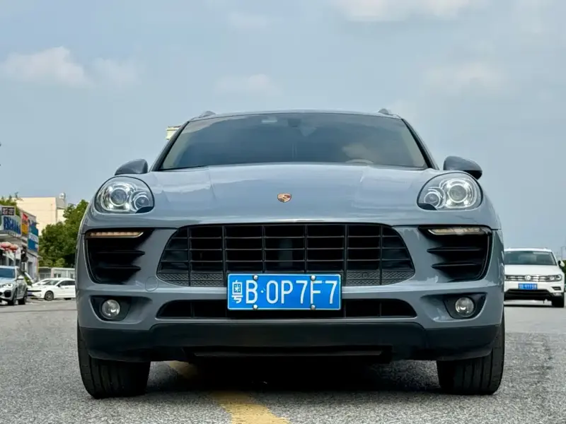 Porsche Macan, 2015