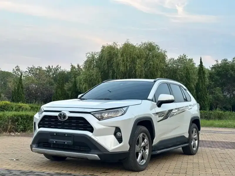 Toyota RAV4, 2023
