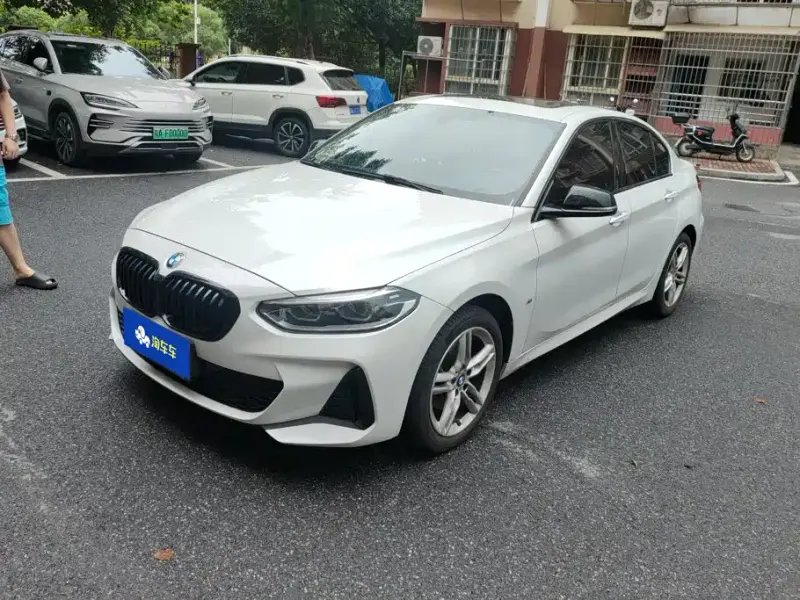 BMW 1 Series, 2022
