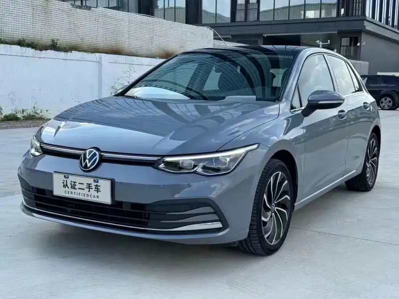 Volkswagen Golf, 2022